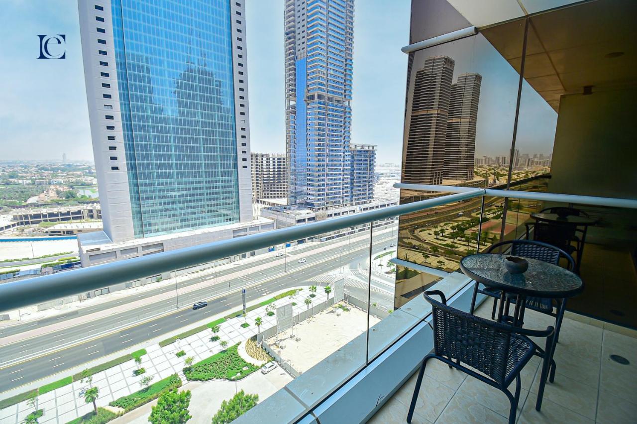 Brand New Studio Apt - Near Jlt Metro Dubai Luaran gambar