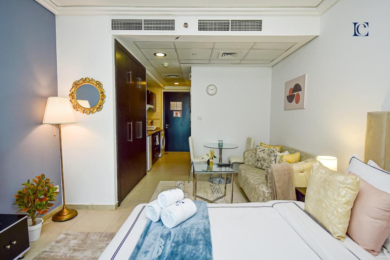 Brand New Studio Apt - Near Jlt Metro Dubai Luaran gambar